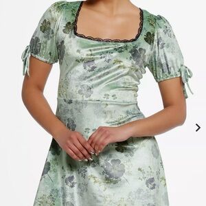 NWT Daisy Street Green Floral Velvet Puff Sleeve Mini Dress Size Small